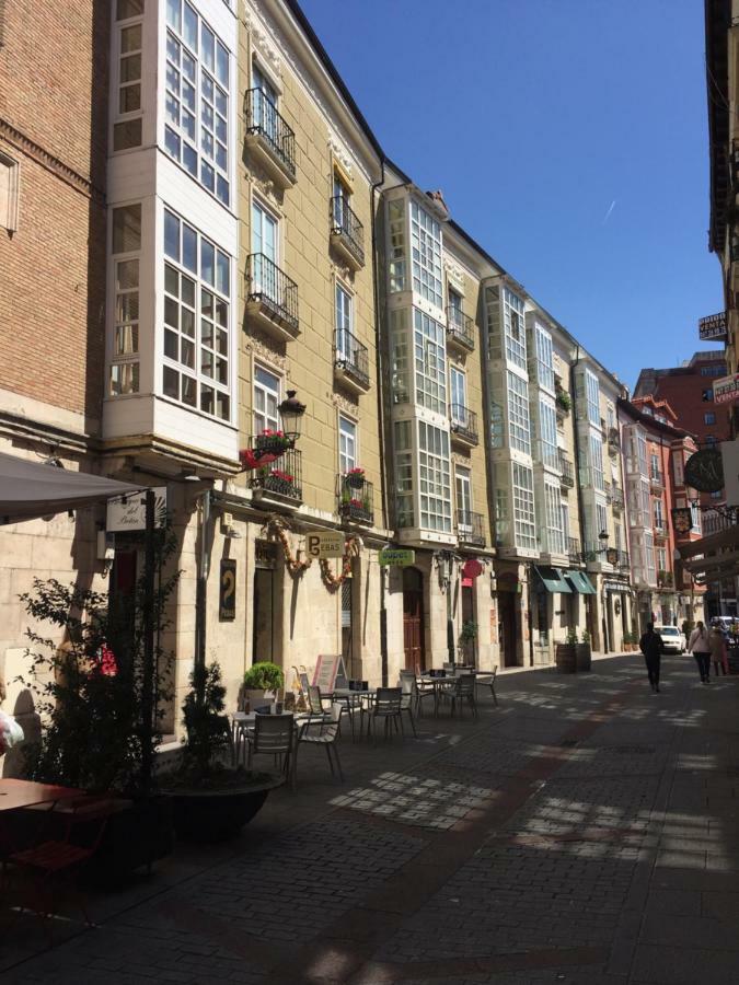 شقة Camino De Santiago En Casco Historico Burgo المظهر الخارجي الصورة